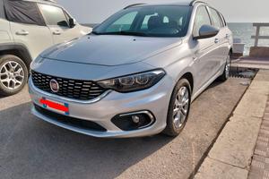 Auto Fiat tipo station wagon