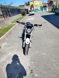 Ducati Monster dark 600 anno 2000