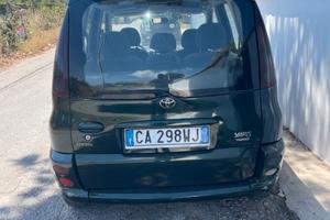 auto con motore turbodiesel 1400