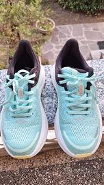 Running Hoka Modello. W Bondi
