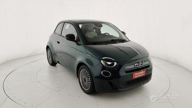 FIAT 500 Berlina Hybrid Icon