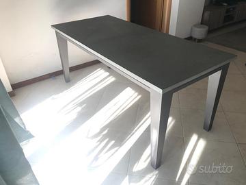 tavolo base in legno e top in pietra serena