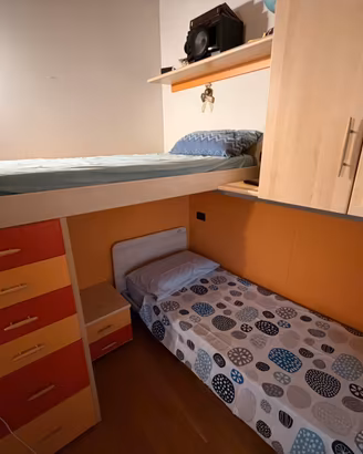cameretta completa con ponte a letto
