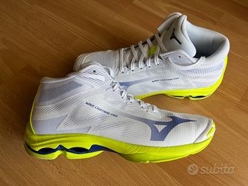 NUOVE Mizuno Wave Lighting PRO Mid