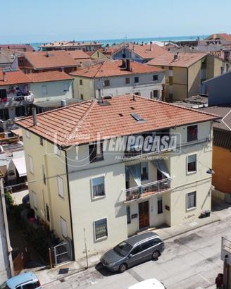 Appartamento piano secondo a 150 metri dalla spiag