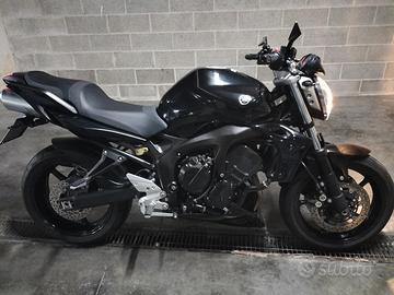 Yamaha FZ6 S2 (2007) - SOLI 8.500 KM .