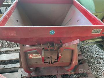 Spandiconcime angeloni  ST 400