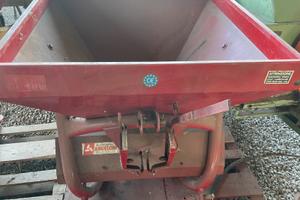 Spandiconcime angeloni  ST 400