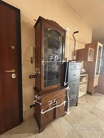 credenza con vetrata artistica fatta a mano