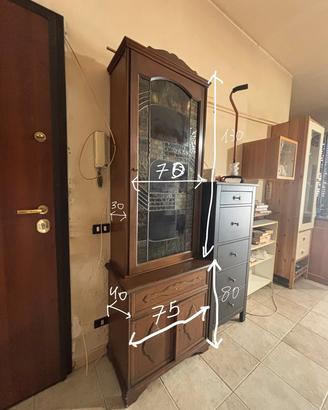 credenza con vetrata artistica fatta a mano