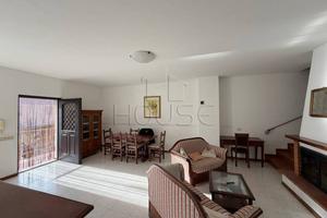 Appartamento di 147 m² con più di 5 locali e box a