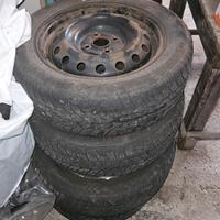 4 gomme nuove con cerchi x Yaris 185/60 R15