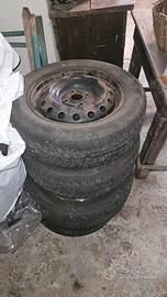 4 gomme nuove con cerchi x Yaris 185/60 R15