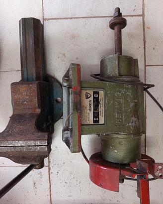 Morsa professionale in acciaio + mola elettrica