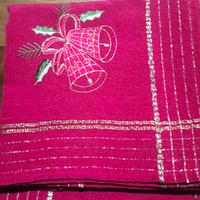 Centrotavola vintage natalizio ricamato. 