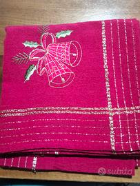 Centrotavola vintage natalizio ricamato. 