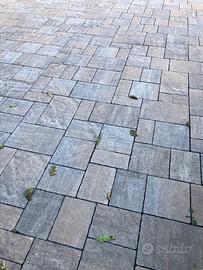 PAVIMENTO AUTOBLOCCANTE DA ESTERNO marca PAVER