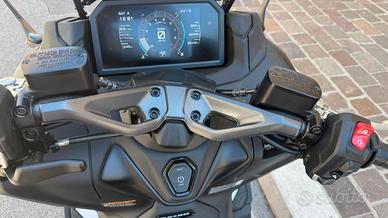 Tmax 560 25 ° anniversario 