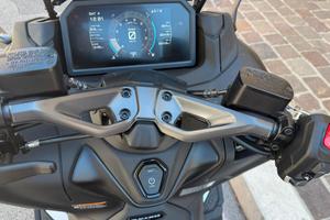 Tmax 560 25 ° anniversario 