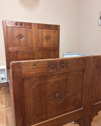 Letto antico lavorato a mano