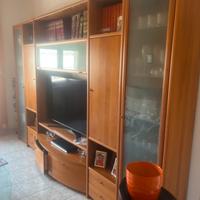 Soggiorno in legno massello color ciliegio