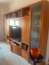 Soggiorno in legno massello color ciliegio