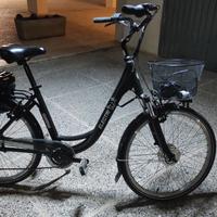 Bicicletta pedalata assistita