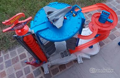 Hot Wheels Super Mega Garage