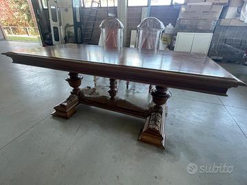 tavolo frattino in legno e sedie imbottite