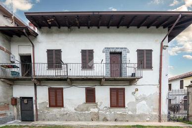 CASA DI CORTE A VERANO BRIANZA