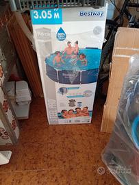 piscina Bestway con scopa pulizia fondo