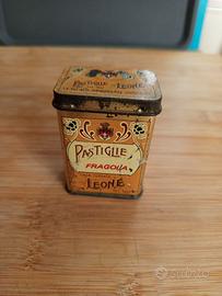 Scatola in latta caramelle Leone