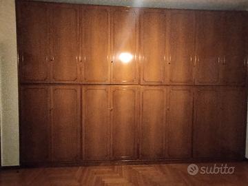 mobile da camera da letto completamente in legno