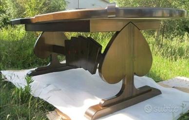 Tavolo in legno massello noce