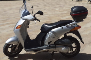 Honda SH 150 3500km– Inclusi Bauletto e Parabrezza