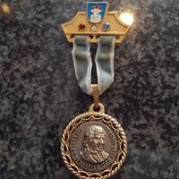 Spilla con medaglia in argento 835