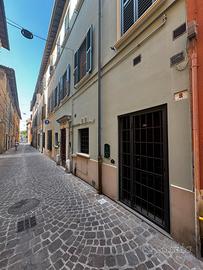 Monolocale arredato in centro storico a Pesaro