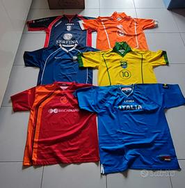 Magliette, pantaloncini e calzettoni calcio calcet