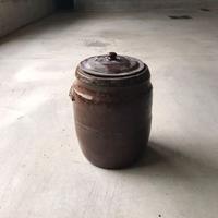 Antico contenitore in terracotta