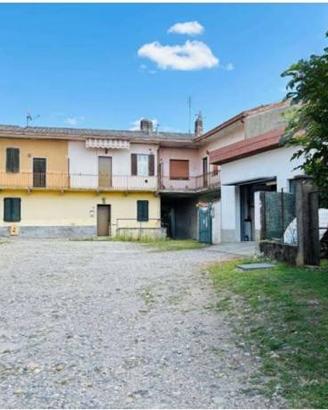 Casa indipendente a Vergiate, 6 locali