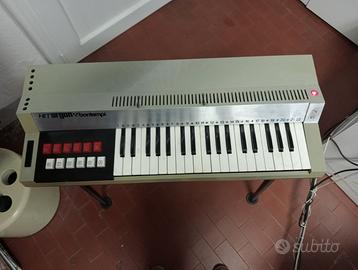 Hit organ Bontempi.