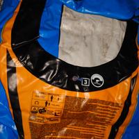 Canoa gonfiabile con kit completo.