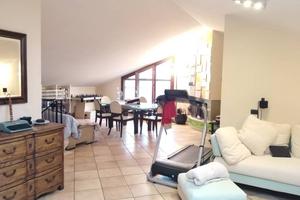 Bifamiliare con scoperto e garage