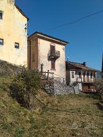 Casa d'epoca con giardino