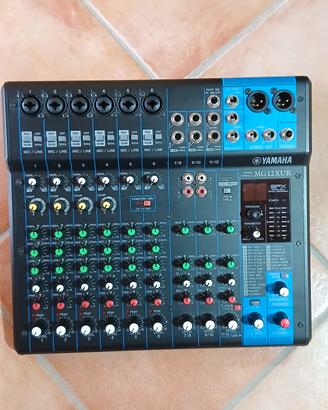 Mixer Yamaha MG U12XUK 
