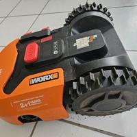 Worx Landroid WR130E S300 due batterie e tettoia