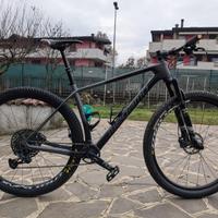 Mtb megamo factory 29 L