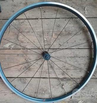 Ruota anteriore bici da strada