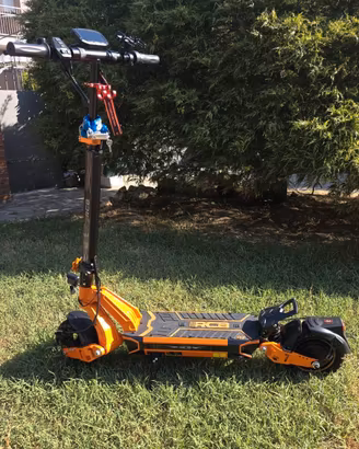 Monopattino elettrico praticamente nuovo