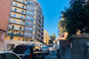 Immobiliare group.gioeni camera uomo arredata